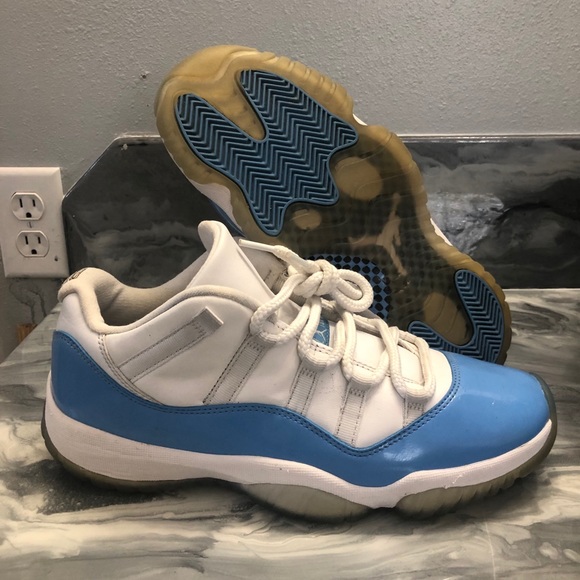 Nike Air Jordan 11 Low UNC Men's 9 - Picture 1 of 11